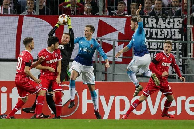 Koeln, Rhein Energie Stadion, 13.02.2016, Fußball, UEFA Europa League, FC Koeln - FC Arsenal Bild: getümmel im Strafraum: li.Salih Özcan (FC Köln, 20),Joao Ricardo Pereira Queiros (FC Köln, 25),Torwart: Timo Horn (FC Köln, 1)Rob Holding (FC Arselnal, 16),Mathieu Debuchy (FC Arselnal, 2),Jannes Horn (FC Köln, 23) Copyright: HMBxMedia ThomasxJäger