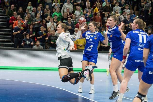 GER, HB Damen, FSP, Deutschland (GER) vs. Island (ISL) 25.11.2017, BallsportARENA, Dresden, GER, HB Damen, FSP, Deutschland (GER) vs. Island (ISL), im Bild Julia Behnke ( 13, Deutschland),