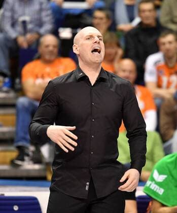 Luke Reynolds (Trainer BR Volleys), am Spielfeldrand BR Volleys Berlin-TSV Herrsching Deutsche Volleyball Liga, DVV-Pokal, 2017 2018, Hauptrunde, Herren, Männer, Volleyball, Deutschland, Germany, Max-Schmeling-Halle Berlin, 25.11.2017