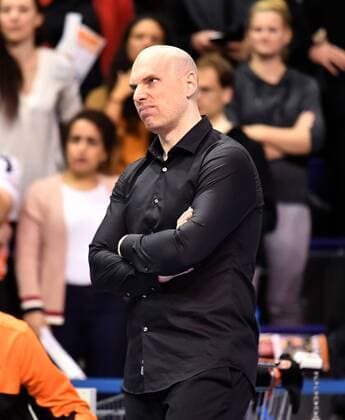 Luke Reynolds (Trainer BR Volleys), am Spielfeldrand BR Volleys Berlin-TSV Herrsching Deutsche Volleyball Liga, DVV-Pokal, 2017 2018, Hauptrunde, Herren, Männer, Volleyball, Deutschland, Germany, Max-Schmeling-Halle Berlin, 25.11.2017