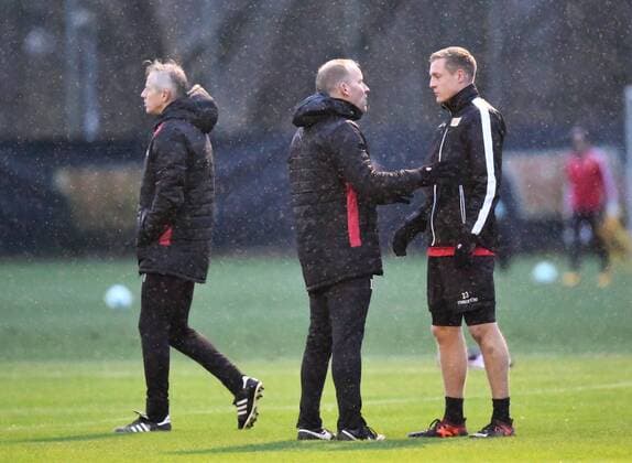 Fussball, Herren, Saison 2017 2018, 2. Bundesliga, 1. FC Union Berlin, Training, v. l. Trainer Jens Keller (1. FC Union Berlin), Co-Trainer Henrik Pedersen (1. FC Union), Felix Kroos (1. FC Union Berlin), 27.11. 2017, Copyright: xMatthiasxKochx