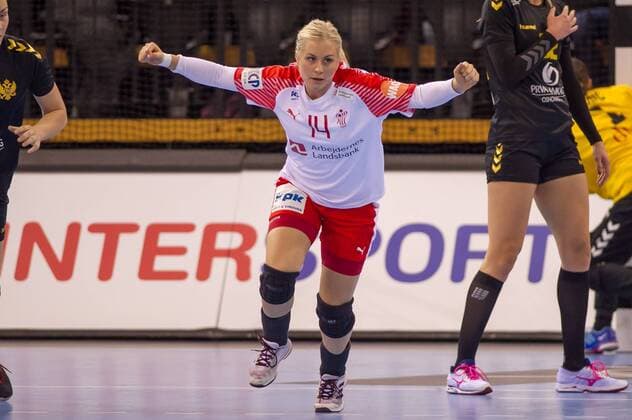 Handball, WM Damen, Dänemark - Montenegro Lotte Grigel (Dänemark, Denmark, 14) mit Torjubel, Jubel, Freude über das Tor, goal celebration, Handball, Frauen-Weltmeisterschaft, Dänemark - Montenegro,