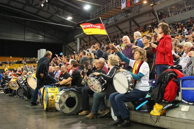 Germany Deutschland vs. Korea Suedkorea, 03.12.2017 23rd IHF Women s Handball World Championship WM Weltmeisterschaft Germany 2017, Preliminary round, Group D, Germany vs. Korea, Arena Leipzig. Handball Weltmeisterschaft der Frauen, Vorrunde, Gruppe D, Deutschland vs. Suedkorea. Im Bild: Fans, Supporter, Zuschauer, Spectators, Germany, Trommler, Drums.