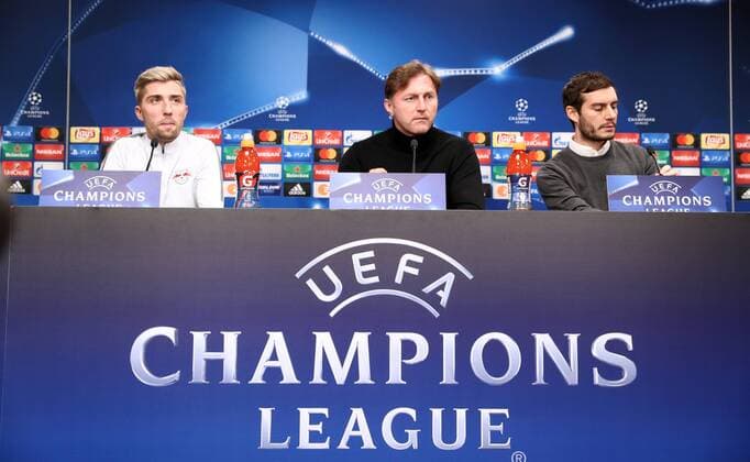 RB Leipzig - PK Champions League Leipzig, 05.12.2017, Red Bull Arena, Fussball, UEFA Champions League, Gruppe G, 6.Spieltag, Pressekonferenz am Vortag der Partie RB Leipzig vs. Besiktas Istanbul , Im Bild v.l.: Kevin Kampl, Trainer Ralph Hasenhüttl Hasenhuettl und Benjamin Ippoliti (Pressesprecher, alle RB Leipzig) ,