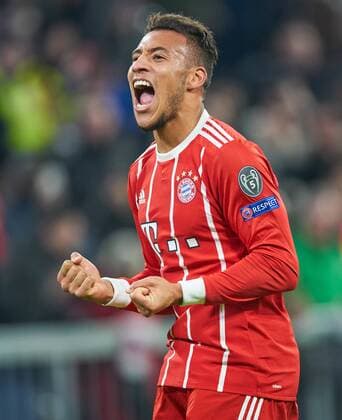 Corentin TOLISSO, FCB 24 Torschuss, schiesst das Tor zum 3-1 Torjubel, Jubel nach dem Tor zum Jubel, jubeln, jubelt, Freude, Emotionen, Feiern, Lachen, jubelt, freuen, reisst die Arme hoch, ballt die Faust FC BAYERN MUENCHEN - PARIS SG Gruppenphase Rueckspiel, Fussball UEFA Champions League, Muenchen, 05.12.2017 CL Saison 2017 2018, FCB, SG Paris,