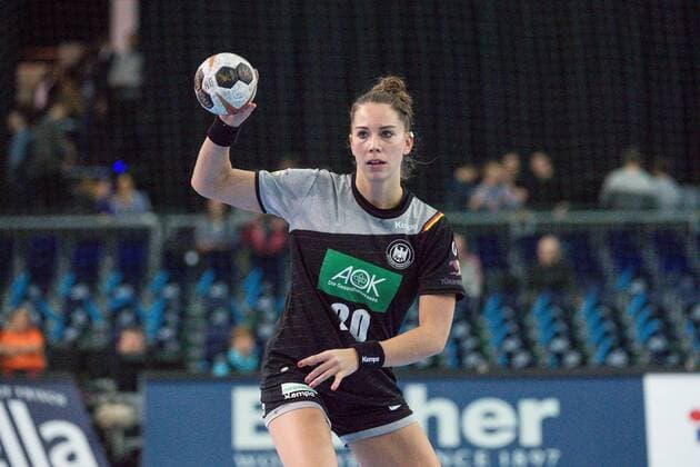GER, IHF WM 2017, Deutschland (GER) vs. China (CHN) 06.12.2017, Arena, Leipzig, GER, IHF WM 2017, Deutschland (GER) vs. China (CHN), im Bild Emily Boelk ( 20, Deutschland),