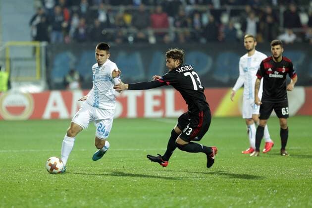 Fußball, EL, HNK Rijeka - AC Mailand Fußball, EL, HNK Rijeka - AC Mailand UEFA Rijeka vs Milan - Rijeka, Croatia 07.12.2017., Rijeka, Croatia - UEFA Europa league, group D, round 6., HNK Rijeka - AC Milan.Domagoj Pavicic, Manuel Locatelli. NelxPavletic PIXSELL