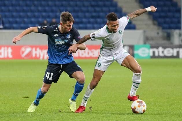 v.li.: Johannes Bühler (Hoffenheim, 41), Anicet Abel Andrianantenaina (Rasgrad, 12), Zweikampf, Duell, duel, tackle, tackling, Dynamik, Action, Aktion, Fussball, UEFA Europa League, TSG 1899 Hoffenheim - PFK Ludogorez Rasgrad 1945,
