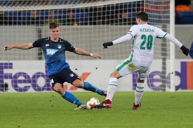 v.li.: Simon Lorenz (Hoffenheim, 34), Claudiu Keserü (Rasgrad, 28), Zweikampf, Duell, duel, tackle, tackling, Dynamik, Action, Aktion, Fussball, UEFA Europa League, TSG 1899 Hoffenheim - PFK Ludogorez Rasgrad 1945,