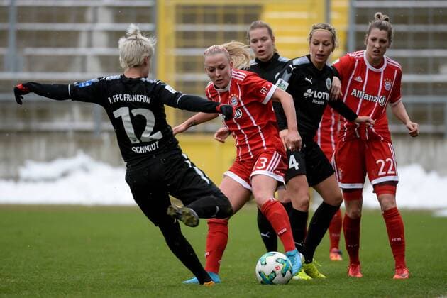 v.li.: Sophie Schmidt (1.FFC Frankfurt, 12) Mandy Islacker (FC Bayern München, FCB, 23) Kathrin Hendrich (1.FFC Frankfurt, 4) Verena Faißt (Faisst, Feisst, Feist, Faist, FC Bayern München, FCB, 22), Fussball,Allianz Frauen-Bundesliga, FC Bayern München - 1. FFC Frankfurt,