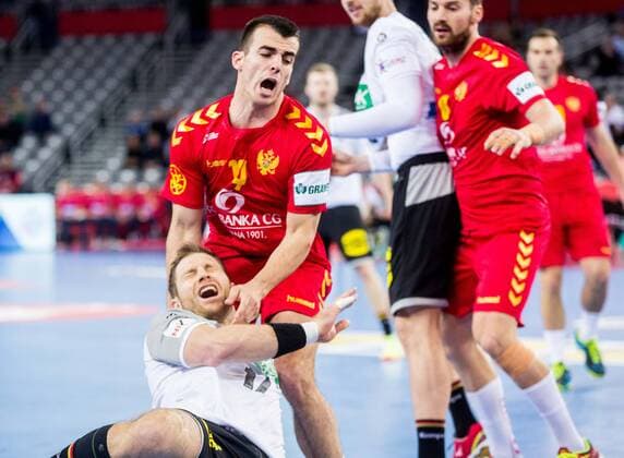 13.01.2018, Arena Zargreb, Zagreb, CRO, EHF EM, Herren, Deutschland vs Montenegro, Gruppe C, im Bild Milos Vujovic of Montenegro during the preliminary round, group C match of the EHF men s Handball European Championship EM Europameisterschaft between Germany and Montenegro at the Arena Zargreb in Zagreb, Croatia on 2018 01 13. Zagreb Copyright: xEibner-Pressefotox EP_slo