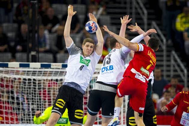 Finn Lemke (Nr. 6, Deutschland), Hendrik Pekeler (Nr. 13, Deutschland), Patrick Wiencek (Nr. 7, Deutschland) gegen Kiril Lazarov (Nr. 7, Mazedonien). Deutschland - Mazedonien, Vorrunde, Handball, EHF Euro 2018, 17.01.18 Zagreb Zagreb Croatia Arena Copyright: xAgentur54Gradx xFelixxKoenigx