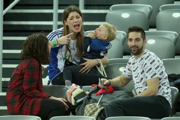 European Handball Championship, Group I, 3rd round, Serbia - France 22.01.2018., Arena Zagreb, Zagreb, Croatia - 2018 European Men s Handball Championship, Group I, 3rd round, Serbia - France. Nikola Karabatic celebrated his victory with his mother Radmila Karabatic, partner Geraldine Pillet and son Alec who cheered him from the stands. GoranxStanzl PIXSELL