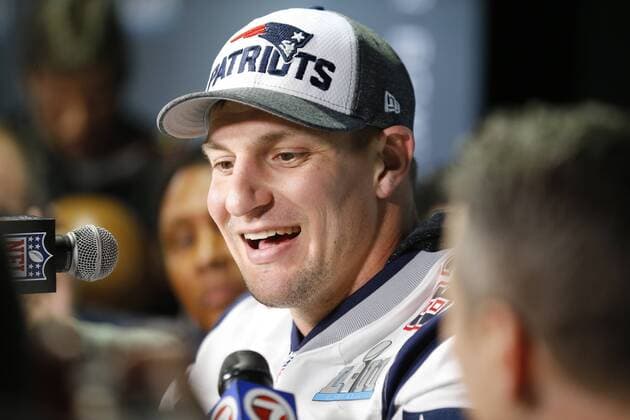 February 01, 2018 New England Patriots tight end Rob Gronkowski (87) speaks to the media during Super Bowl LII media availability at Mall of America in Bloomington, Minnesota. The New England Patriots will face the Philadelphia Eagles in Super Bowl LII on February 4th in Minneapolis, MN. CSM NFL American Football Herren USA 2018: Super Bowl LII - New England Patriots Media Availability FEB 01 - ZUMAc04_ 20180201_zaf_c04_042 Copyright: xCharlesxBausx