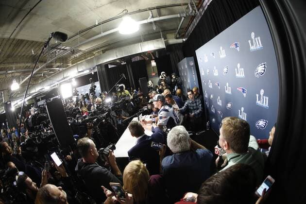 February 01, 2018 New England Patriots tight end Rob Gronkowski (87) speaks to the media during Super Bowl LII media availability at Mall of America in Bloomington, Minnesota. The New England Patriots will face the Philadelphia Eagles in Super Bowl LII on February 4th in Minneapolis, MN. CSM NFL American Football Herren USA 2018: Super Bowl LII - New England Patriots Media Availability FEB 01 - ZUMAc04_ 20180201_zaf_c04_045 Copyright: xCharlesxBausx