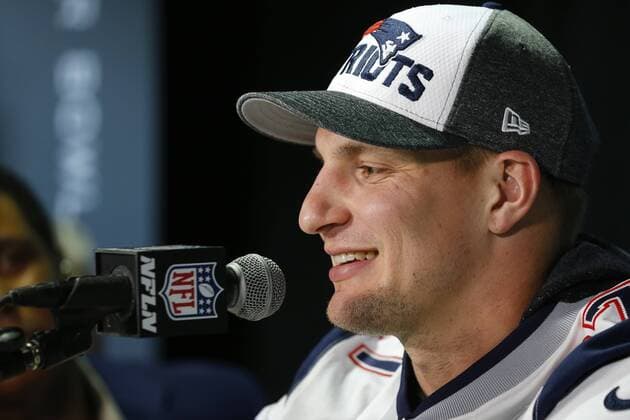 February 01, 2018 New England Patriots tight end Rob Gronkowski (87) speaks to the media during Super Bowl LII media availability at Mall of America in Bloomington, Minnesota. The New England Patriots will face the Philadelphia Eagles in Super Bowl LII on February 4th in Minneapolis, MN. CSM NFL American Football Herren USA 2018: Super Bowl LII - New England Patriots Media Availability FEB 01 - ZUMAc04_ 20180201_zaf_c04_068 Copyright: xCharlesxBausx