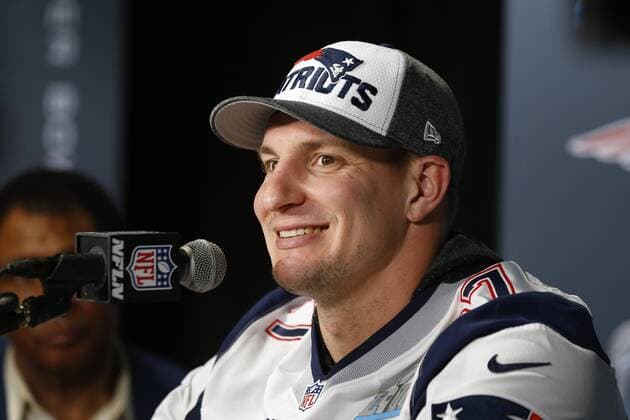 February 01, 2018 New England Patriots tight end Rob Gronkowski (87) speaks to the media during Super Bowl LII media availability at Mall of America in Bloomington, Minnesota. The New England Patriots will face the Philadelphia Eagles in Super Bowl LII on February 4th in Minneapolis, MN. CSM NFL American Football Herren USA 2018: Super Bowl LII - New England Patriots Media Availability FEB 01 - ZUMAc04_ 20180201_zaf_c04_069 Copyright: xCharlesxBausx