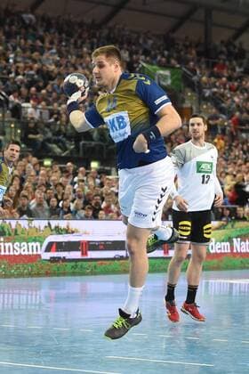 Handball, Herren, 1. Bundesliga, Saison 2017 18, All-Star Spiel, Nationalmannschaft - HBL Weltauswahl, Kresimir Kozina (FRISCH AUF! Göppingen), Hendrik Pekeler (Nr. 13, Deutschland), 02.02.18, Copyright: xMichaelxHundtx xMatthiasxKochx