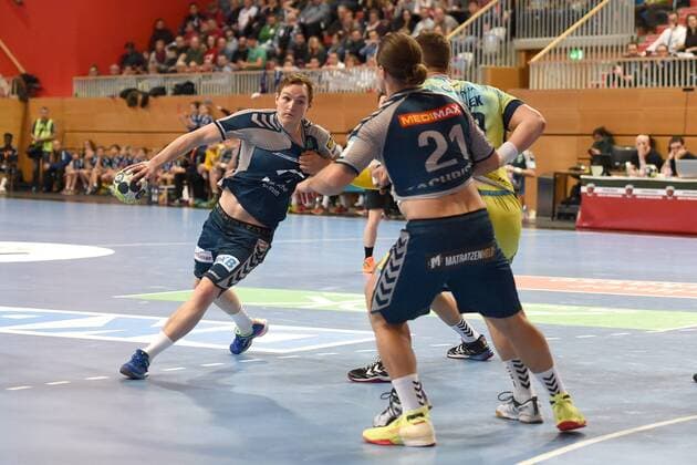 Handball, Herren, EHF-Pokal, Saison 2017 18, Gruppe B, Füchse Berlin - Saint-Raphael Var Handball, Oliver Milde (Nr. 5, Füchse Berlin), Mattias Zachrisson (Nr. 21, Füchse Berlin), 07.02.18, Copyright: xMatthiasxKochx