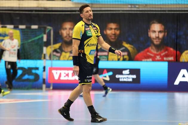 Alexander Petersson (RNL, 32), enttäuscht schauend, Enttäuschung, Frustration, disappointed, pessimistisch, Handball, Champions League, Rhein-Neckar Löwen - MOL Pick Szeged,