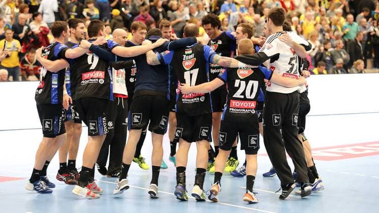 Spieler von SC MOL-Pick Szeged Jubel nach dem Schlusspfiff, Sieg, Sieger, Gewinner, jubelt, jubeln, Freude, optimistisch, Action, Aktion, Handball, Champions League, Rhein-Neckar Löwen - MOL Pick Szeged,