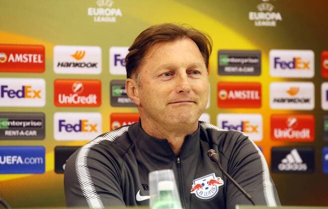 RB Leipzig - Pressekonferenz Fussball Euro League Neapel, Napoli, 14.02.2018, San Paolo Stadium, Fussball, UEFA EURO EM Europameisterschaft Fussball League, 16el Finale , Pressekonferenz von RB Leipzig am Vortag des Spieles SSC Neapel vs. RB Leipzig. , Im Bild; Trainer Ralph Hasenhüttl Hasenhuettl, RB Leipzig . ,