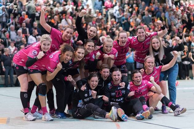 Manschaft Metzingen Jubel, Siegesjubel, Jubelbild, Freude, Sieg, TusSies Metzingen gegen Neckarsulmer SU, Handball, 1. Bundesliga, Frauen, 17.02.2018, Metzingen Copyright: xEIBNER WolfgangxFrankx EP_WFK