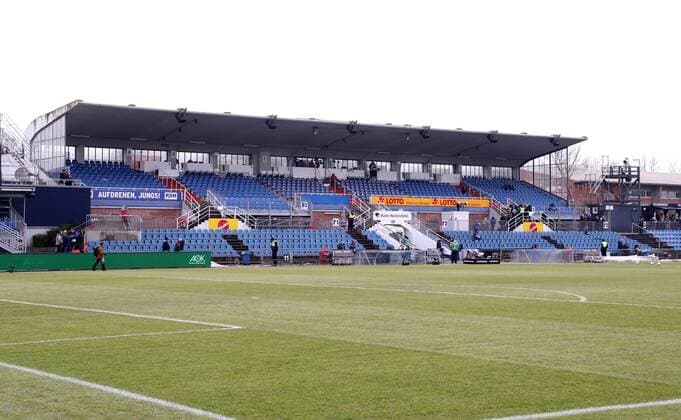 Kiel, 17.02.2018, Holstein Stadion, Fussball, 2.Bundesliga, 23.Spieltag , KSV Holstein Kiel vs. FC Erzgebirge Aue 2:2 (2:2) , Im Bild; Haupttribüne, Tribüne, Holstein Kiel, Stadionansicht ,
