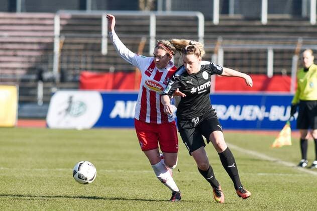 v.li. Theresa Gosch (1. FC Köln, 24), Cecilie Sandvej (FFC Frankfurt, 3), Zweikampf, Duell, duel, tackle, Aktion, Action, Fussball, Allianz Frauen-Bundesliga, 1. FC Köln - 1. FFC Frankfurt,