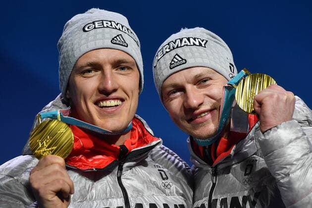 Francesco FRIEDRICH Thorsten MARGIS (GER),Olympiasiger,Olympic Champions,winner,Sieger, mit Goldmedaille,Medaillen. Zweier Bob,Men s Two Man Bob,Doppelgold, Siegerehrung,Victory Ceremony,PyeongChang Olympic Medals Plaza am 20.02.2018. Olympische Winterspiele 2018, vom 09.02. - 25.02.2018 in PyeongChang Suedkorea.