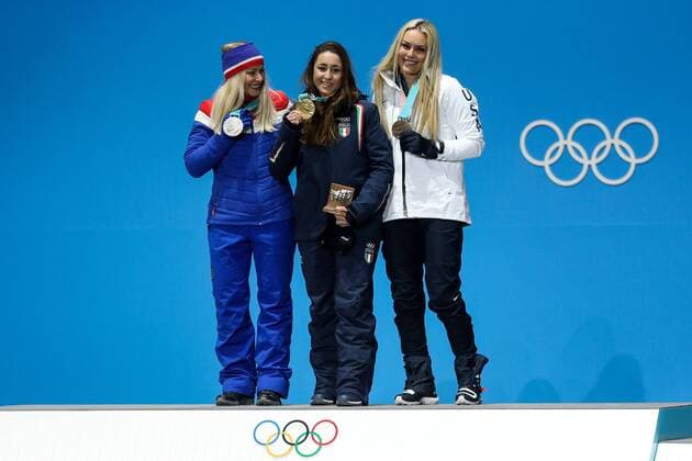 PyeongChang 2018 - Ski Alpin, Abfahrt Damen, Siegerehrung OLYMPICS - 2018 Winter Olympics PYEONGCHANG,SOUTH KOREA,21.FEB.18 - OLYMPICS,ALPINE SKIING - Olympic Winter games Winterspiele Spiele Summer games PyeongChang 2018, Medals Plaza, downhill, ladies, award ceremony. Image shows Ragnhild Mowinckel (NOR), Sofia Goggia (ITA) and Lindsey Vonn (USA). Keywords: medals. GEPAxpictures xMaticxKlansek
