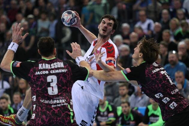 SG Flensburg-Handewitt - Telekom Veszprem HC, EHF Champions League; Flensburg, 25.02.18 Flensburg, 25.02.18, Handball, VELUX EHF Champions League, Saison 2017 2018, Gruppenphase, SG Flensburg-Handewitt - Telekom Veszprem HC : Petar Nenadic (Telekom Veszprem HC, 34), Magnus Roed (SG Flensburg-Handewitt, 77), Tobias Karlsson (SG Flensburg-Handewitt, 03)