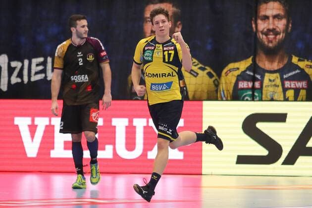 Jerry Tollbring (RNL, 17), jubelt über ein Tor, Jubel, Torjubel, Torerfolg, celebrate the goal, goal, celebration, Jubel ueber das Tor, optimistisch, Action, Aktion, Handball, Champions League, Rhein-Neckar Löwen - HBC Nantes,