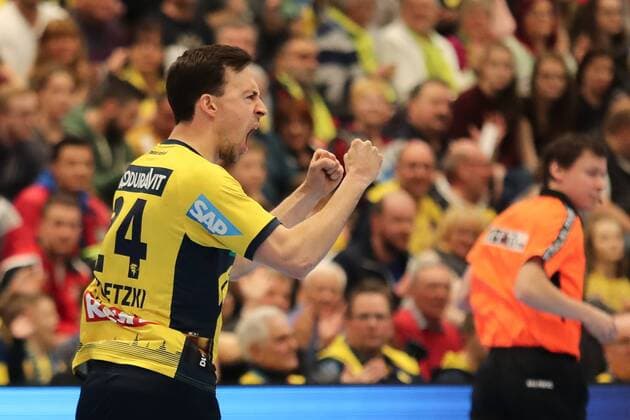 Patrick Groetzki (RNL, 24), jubelt über ein Tor, Jubel, Torjubel, Torerfolg, celebrate the goal, goal, celebration, Jubel ueber das Tor, optimistisch, Action, Aktion, Handball, Champions League, Rhein-Neckar Löwen - HBC Nantes,