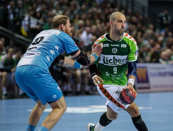 Deutschland,Wetzlar, Rittal-Arena, 04.03.2017, Handball,DHB-Pokal,Viertelfinale, HSG Wetzlar - TVB 1898 Stuttgart Bild:vo.Manuel Spaeth (TBV 1898 Stuttgart, 9),hi.Joao Ferraz (HSG Wetzlar, 9) Copyright: HMBxMedia ThomasxJäger