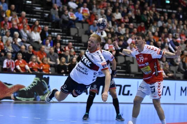 Aalborg Handbold - SG Flensburg-Handewitt, EHF Champions League; Aalborg, 04.03.18 Aalborg, 04.03.18, Handball, VELUX EHF Champions League, Saison 2017 2018, Gruppenphase, Aalborg Handbold - SG Flensburg-Handewitt : Jim Gottfridsson (SG Flensburg-Handewitt, 24), Arnor Atlason (Aalborg Handbold, 19)