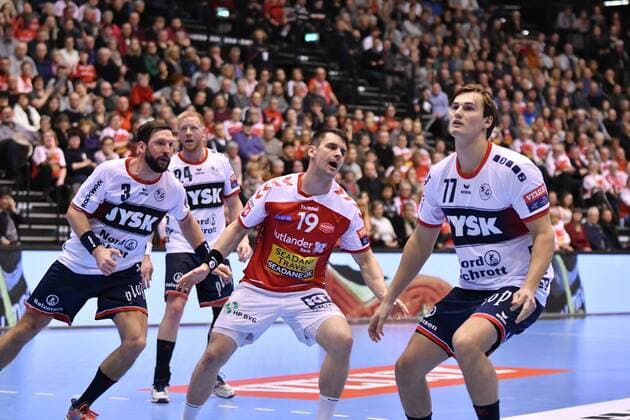 Aalborg Handbold - SG Flensburg-Handewitt, EHF Champions League; Aalborg, 04.03.18 Aalborg, 04.03.18, Handball, VELUX EHF Champions League, Saison 2017 2018, Gruppenphase, Aalborg Handbold - SG Flensburg-Handewitt : Magnus Roed (SG Flensburg-Handewitt, 77), Arnor Atlason (Aalborg Handbold, 19), Tobias Karlsson (SG Flensburg-Handewitt, 03), Jim Gottfridsson (SG Flensburg-Handewitt, 24)