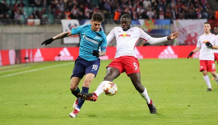 RB Leipzig - St.Petersburg Fussball Euro League Leipzig, 08.03.2018, Red Bull Arena, Fussball, UEFA EURO EM Europameisterschaft Fussball League, Achtelfinale, Hinspiel , RB Leipzig vs. Zenit St. Petersburg. , Im Bild von links; EmilianoÊRigoni (10, Zenit) und Dayot Upamecano (5, RB Leipzig) . ,