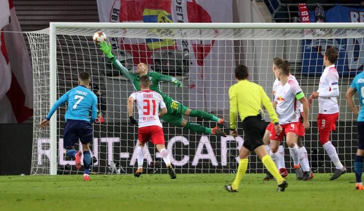 RB Leipzig - St.Petersburg Fussball Euro League Leipzig, 08.03.2018, Red Bull Arena, Fussball, UEFA EURO EM Europameisterschaft Fussball League, Achtelfinale, Hinspiel , RB Leipzig vs. Zenit St. Petersburg. , Im Bild; Tor für Sankt Petersburg. DomenicoÊCriscito (4, Zenit) erzielt den Treffer zum 2:1 Anschluß. ,