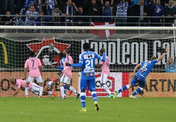 - GENT, BELGIUM: Gent s Laurent Depoitre scoring the 1-0 goal during the Jupiler Pro League match between KAA Gent and RSC Anderlecht, Thursday 30 April 2015 in Gent, on the fifth day of the Play-off 1. VIRGINIExLEFOUR x80475066x