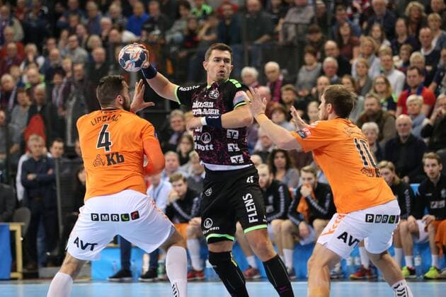 Bilder des Tages - SPORT SG Flensburg-Handewitt - IFK Kristianstad, EHF Champions League; Flensburg, 28.03.18 Flensburg, 28.03.18, Handball, VELUX EHF Champions League, Saison 2017 2018, Achtelfinale, SG Flensburg-Handewitt - IFK Kristianstad : Rasmus Lauge Schmidt (SG Flensburg-Handewitt, 25), Mario Lipovac (IFK Kristianstad, 04), Albin Lagergren (IFK Kristianstad, 10)