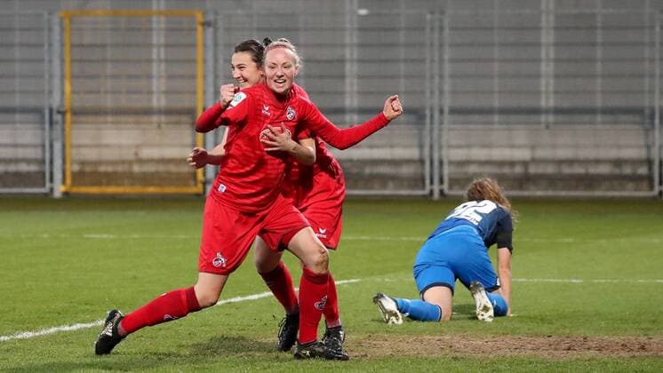 v.li.: Kristina Bartsch (Köln, 6), Meike Meßmer (Meike Messmer, Köln, 20, vorn), jubeln über das Tor zum 0:1, Jubel, Torjubel, Torerfolg, celebrate the goal, goal, celebration, Jubel ueber das Tor, optimistisch, Action, Aktion, Fussball, Allianz Frauen-Bundesliga, TSG 1899 Hoffenheim - 1. FC Köln,