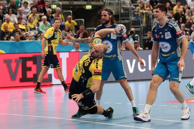 v.li.: Rafael Baena Gonzalez (RNL, 16), Dean Bombac (Kielce, 44), Marko Mamic (Kielce, 24), Aktion, Action, Spielszene, Handball, Champions League, Rhein-Neckar Löwen - PGE Vive Kielce,