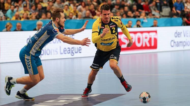 v.li.: Mateusz Jachlewski (Kielce, 15), Andre Schmid (Andy Schmid, RNL, 2), Aktion, Action, Spielszene, Handball, Champions League, Rhein-Neckar Löwen - PGE Vive Kielce,