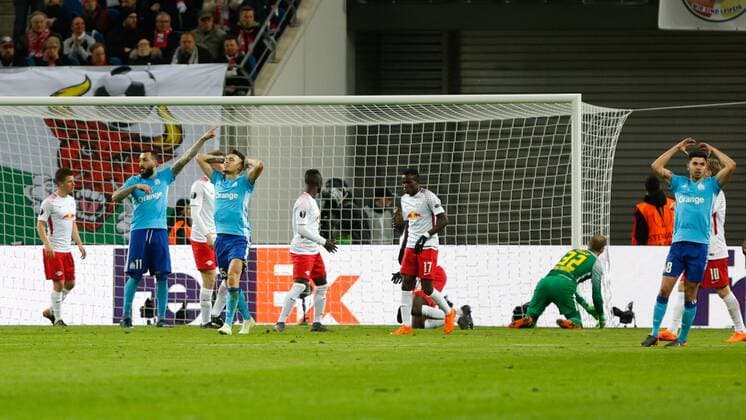 05.04.2018, xtgx, Fussball UEFA Europa League, RB Leipzig - Olympique Marseille, emspor, v.l. Konstantinos Mitroglu (Olympique Marseille, 11), Lucas Ocampos (Olympique Marseille, 5), Morgan Sanson (Olympique Marseille, 8) enttäuscht, schaut enttäuscht, niedergeschlagen, disappointed Leipzig