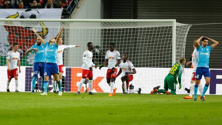 Bilder des Tages - SPORT 05.04.2018, xtgx, Fussball UEFA Europa League, RB Leipzig - Olympique Marseille, emspor, v.l. Konstantinos Mitroglu (Olympique Marseille, 11), Lucas Ocampos (Olympique Marseille, 5), Morgan Sanson (Olympique Marseille, 8) enttäuscht, schaut enttäuscht, niedergeschlagen, disappointed Leipzig