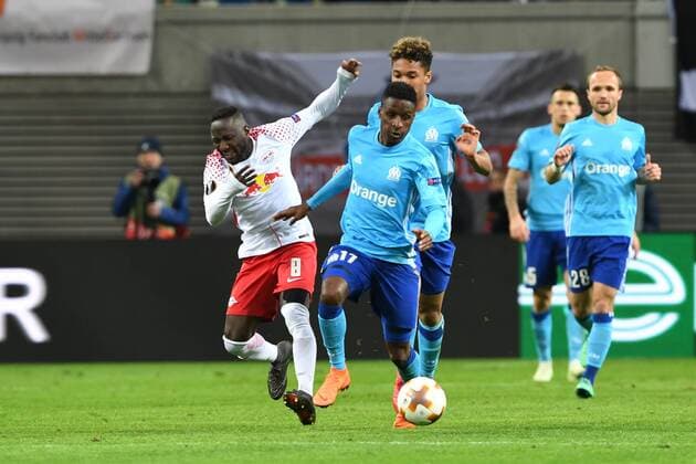 Fussball, Herren, Saison 2017 2018, Europa League (Viertelfinale, Hinspiel), RB Leipzig - Olympique Marseille, Naby Keita (Nr. 8, RB Leipzig), Bouna Sarr (Nr. 17, Olympique Marseille), 05.04.2018, Copyright: xMatthiasxKochx