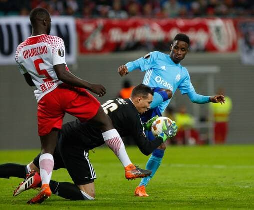 05.04.2018, xtgx, Fussball UEFA Europa League, RB Leipzig - Olympique Marseille, emspor, v.l. Dayot Upamecano (Leipzig, 5), Yohann Pele (Olympique Marseille, 16), Bouna Sarr (Olympique Marseille, 17) Leipzig