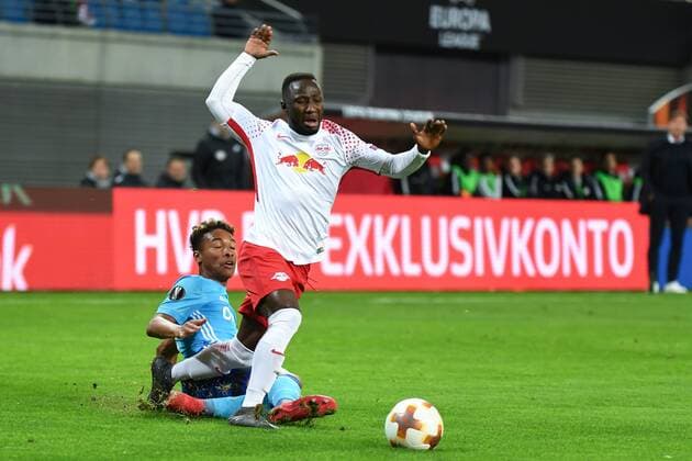 v.li.: Boubacar Kamara(Olympique Marseille, 4) Naby Keita (RB Leipzig, 8) im Zweikampf, Duell, duel, tackle, Dynamik, Action, Aktion, Fussball, UEFA Europa League, RB Leipzig - Olympique Marseille,