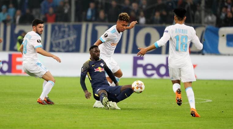 Marseille - RB Leipzig Fussball Euro League Marseille 12.04.2018, Stade Velodrome, Fussball, UEFA EURO EM Europameisterschaft Fussball League, Viertelfinale, Rückspiel , Olympique Marseille vs. RB Leipzig. , Im Bild von links; Morgan Sanson (8, Marseille), Jean-Kevin Augustin (29, RB Leipzig), Boubacar Kamara (4, Marseille) und Jordan Amavi (18, Marseille) . ,